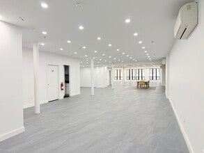 221 W 37th St, New York, NY for lease Interior Photo- Image 2 of 8