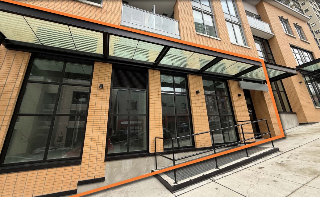 42 Sixth St, New Westminster, BC à louer Photo du bâtiment- Image 1 de 3