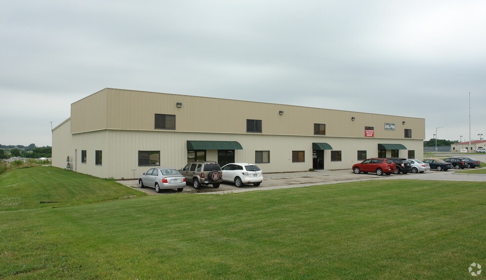 20362 Husker Dr, Gretna, NE for lease - Building Photo - Image 2 of 3