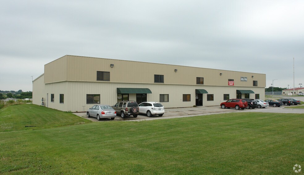 20362 Husker Dr, Gretna, NE à louer - Photo du bâtiment - Image 2 de 3