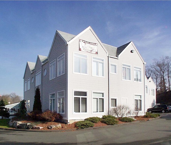 163 Cedar St, Branford, CT à louer - Photo principale - Image 2 de 12