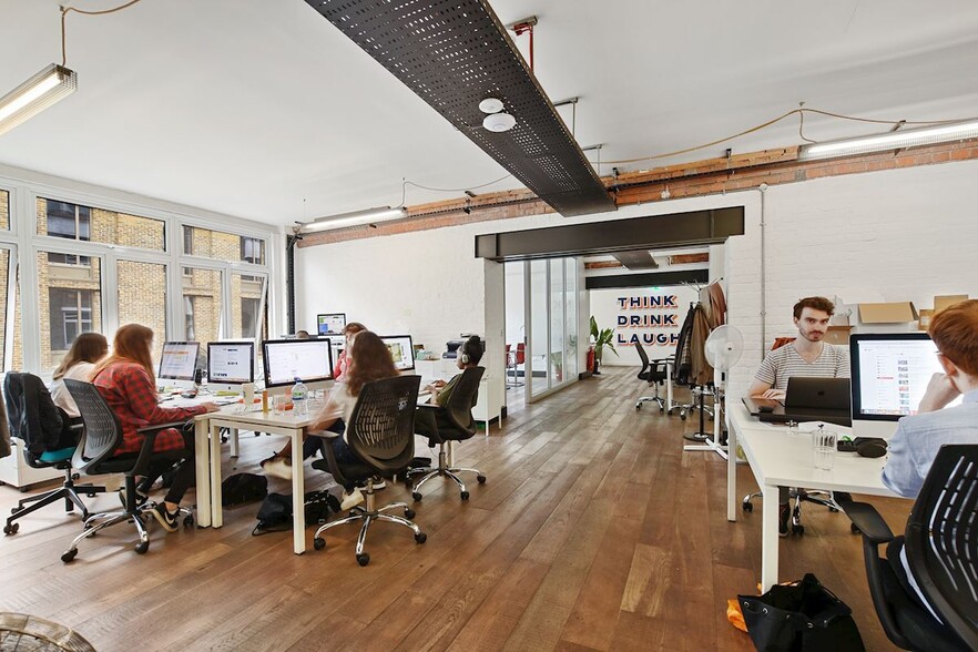 96-106 Leonard St, London for lease - Interior Photo - Image 3 of 13