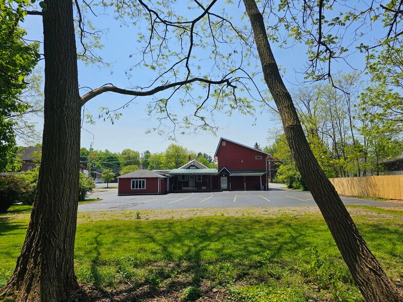 600 Fairmount Ave, Jamestown, NY à vendre - Photo du bâtiment - Image 3 de 23