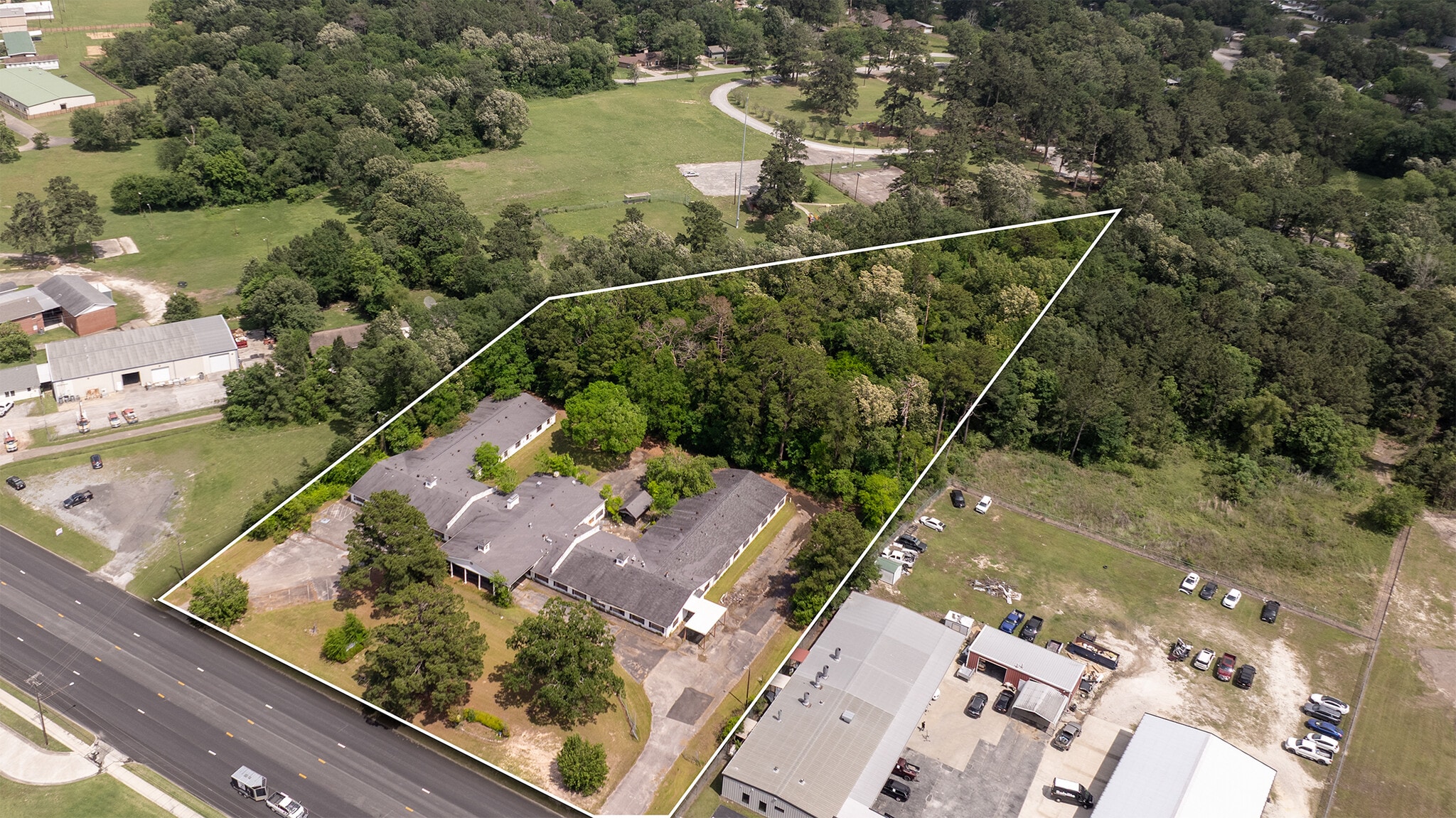 1712 N Timberland Dr, Lufkin, TX for sale Primary Photo- Image 1 of 30
