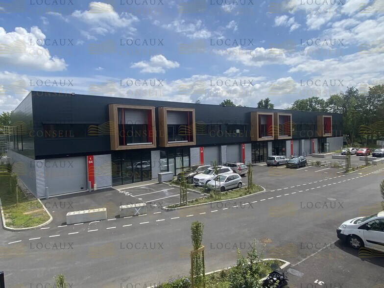 Flex dans Éragny à louer - Photo du bâtiment - Image 2 de 5