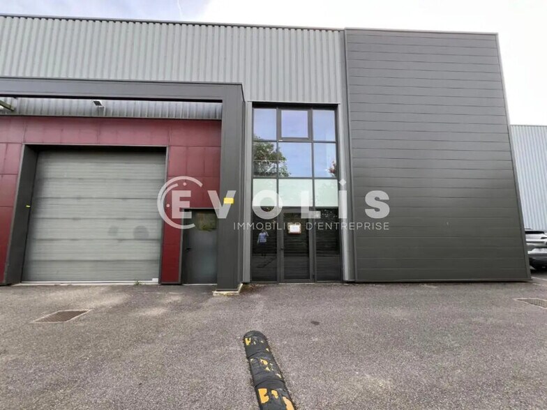 Bureau dans Chaponost à louer - Photo du bâtiment - Image 1 de 8