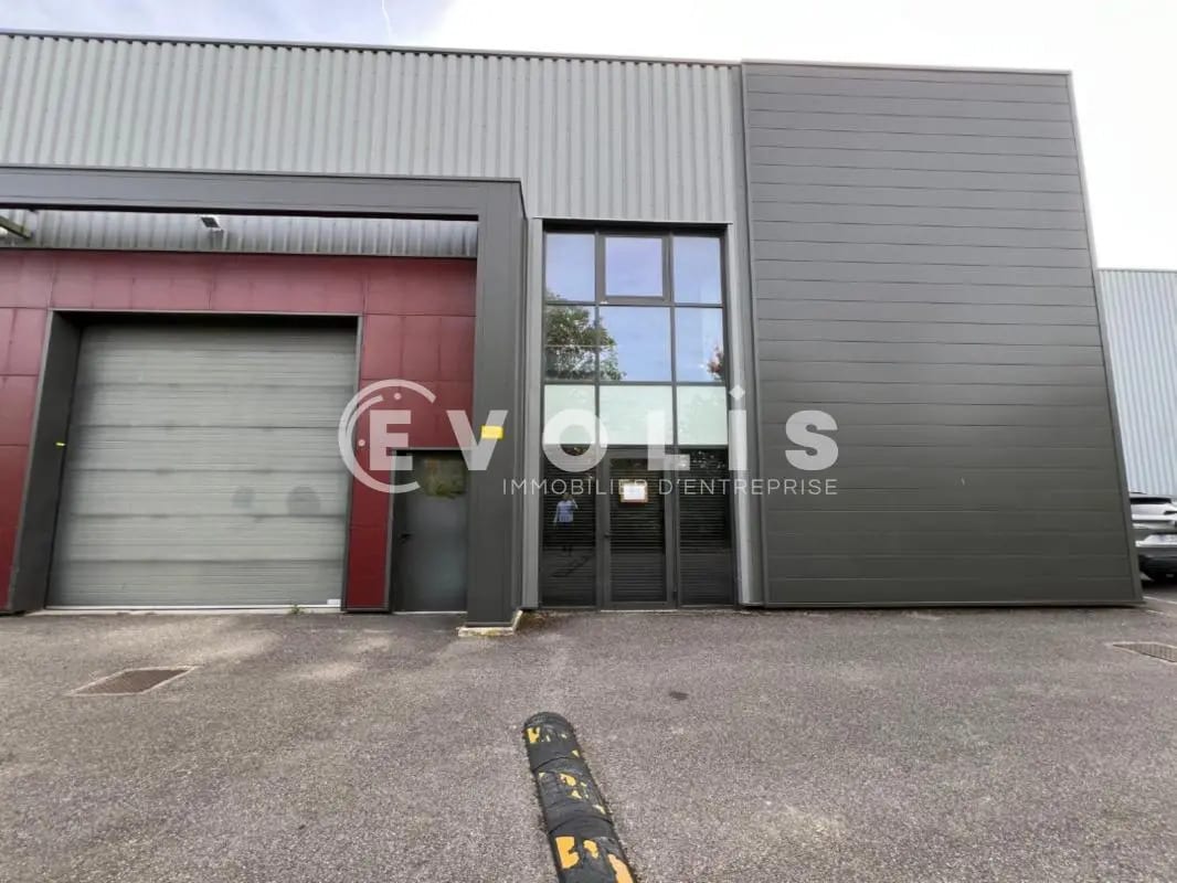 Office in Chaponost for lease Building Photo- Image 1 of 9