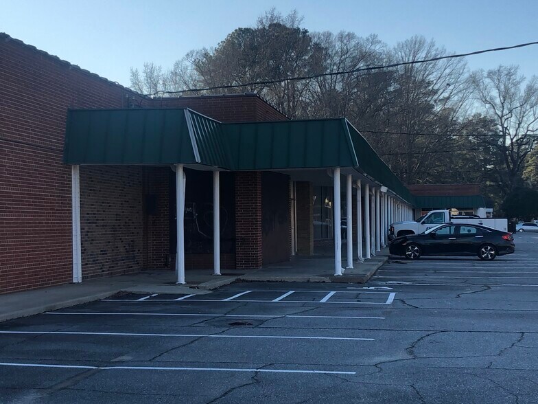601-729 Walnut St, Rocky Mount, NC à louer - Photo du bâtiment - Image 2 de 8