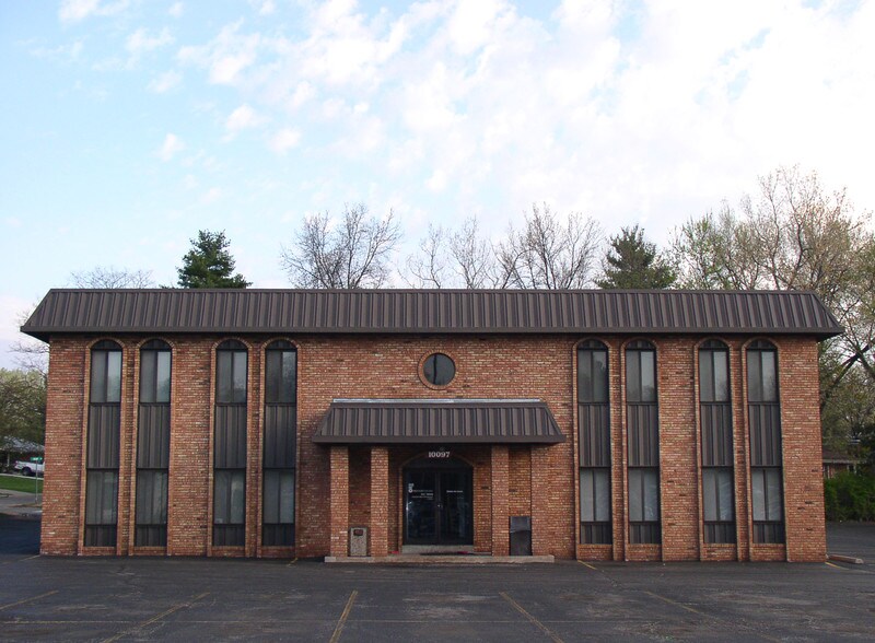 10097 Manchester Rd, Saint Louis, MO à louer - Photo du bâtiment - Image 3 de 3