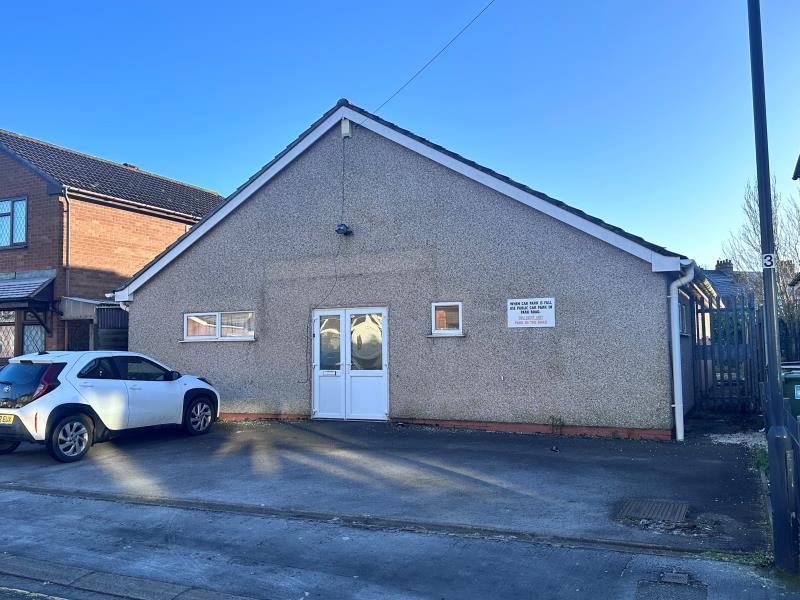 8 Saunders Av, Bedworth for lease Primary Photo- Image 1 of 3