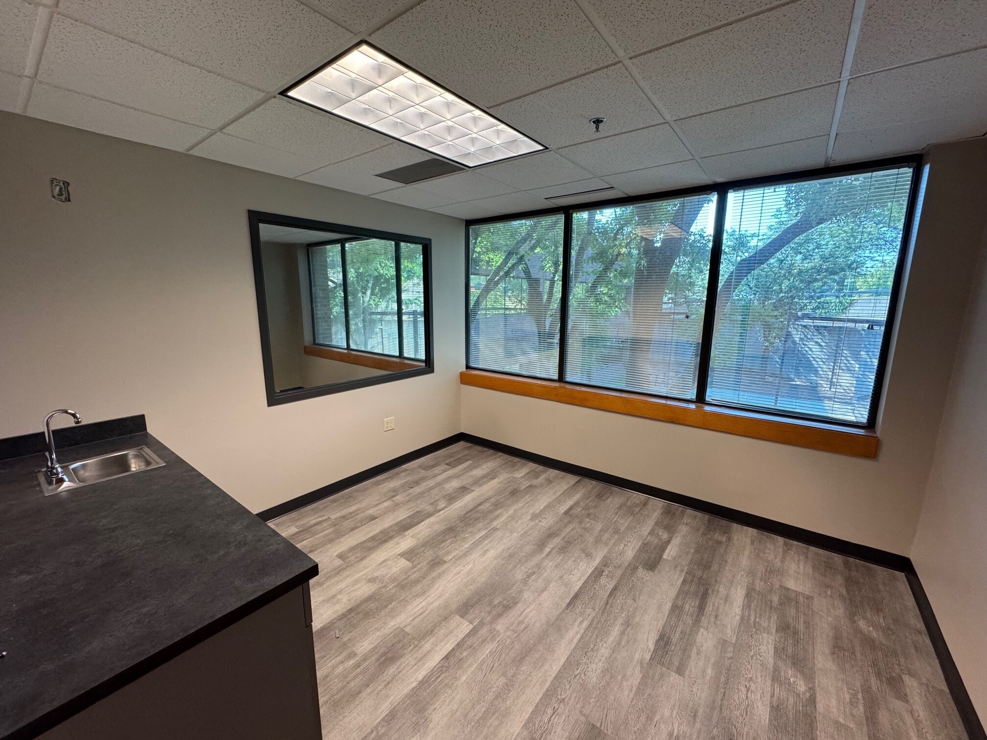 4370 W 109th St, Overland Park, KS à louer Photo intérieure- Image 1 de 1