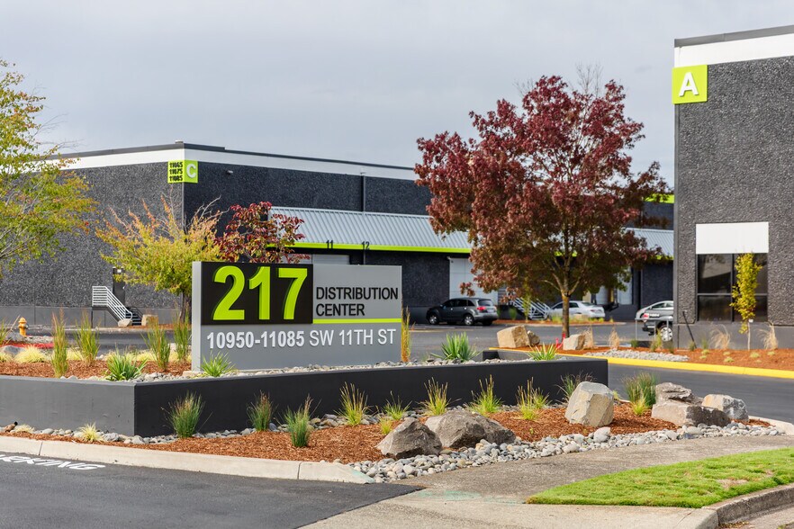 11035 SW 11th St, Beaverton, OR for lease - Building Photo - Image 3 of 8