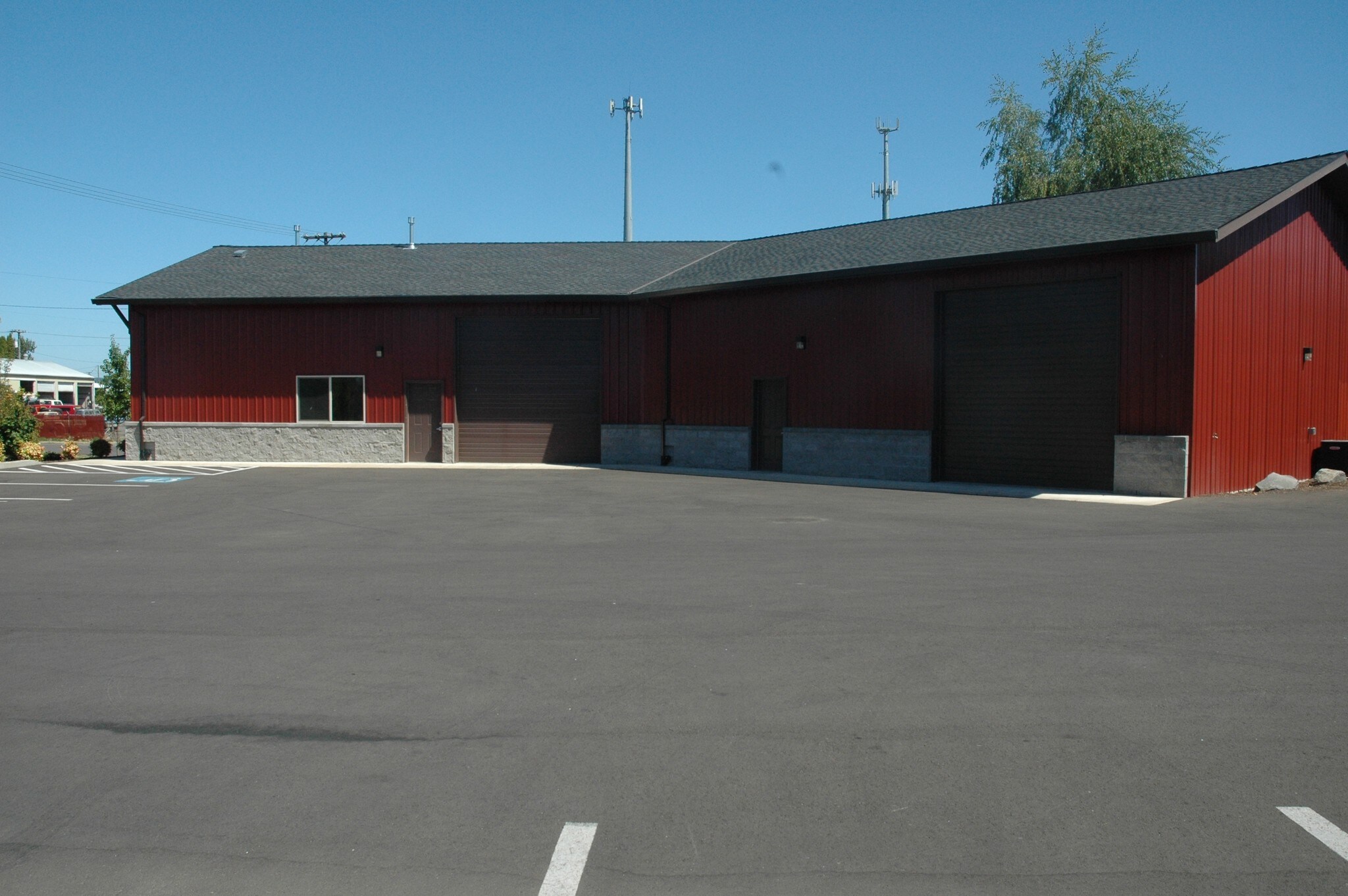 910 NE 11th St, McMinnville, OR for lease Primary Photo- Image 1 of 2