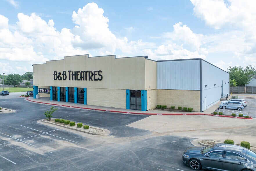 1407 W Country Club Rd, Claremore, OK à vendre - Photo du bâtiment - Image 2 de 4