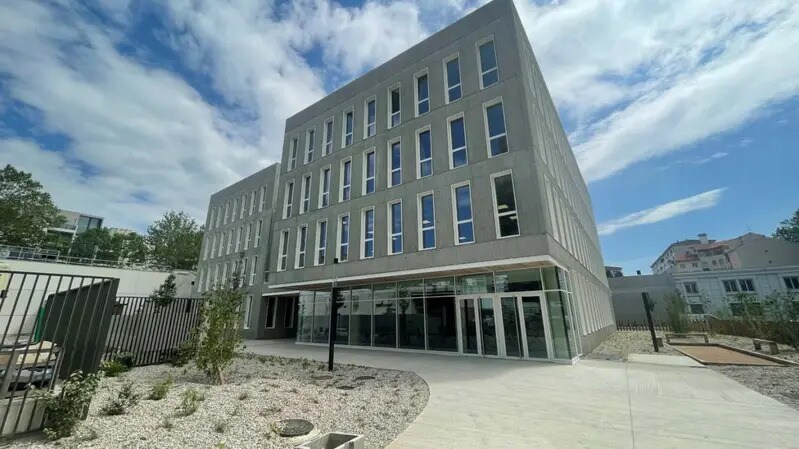 Bureau dans Villeurbanne à vendre - Photo du bâtiment - Image 2 de 11