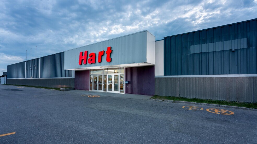 25 Rt 138, Forestville, QC à louer - Photo du bâtiment - Image 3 de 4