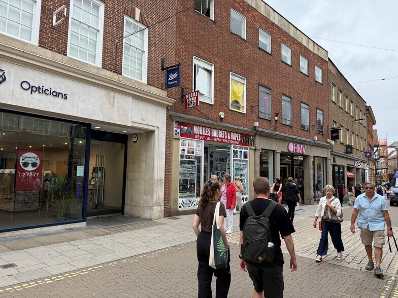 10 Coney St, York à louer - Photo du bâtiment - Image 2 de 11