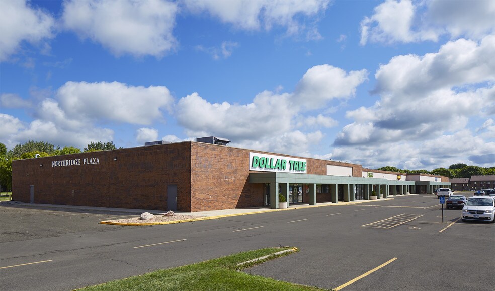 120-220 17th Ave NE, Waseca, MN à louer - Photo du bâtiment - Image 2 de 4