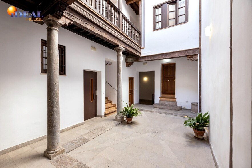 Office in Granada, Granada for sale - Building Photo - Image 2 of 17