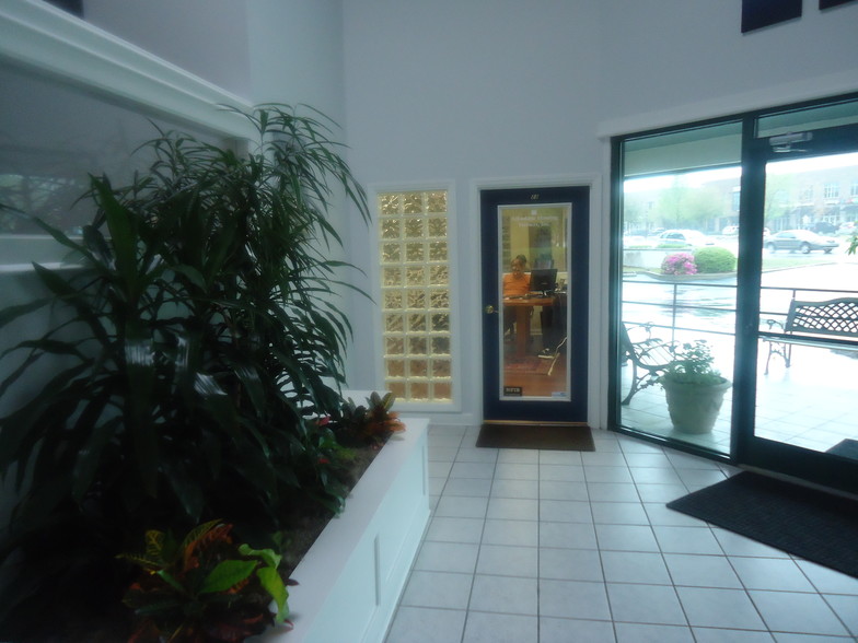 1442 Military Cutoff Rd, Wilmington, NC for lease - Lobby - Image 3 of 19