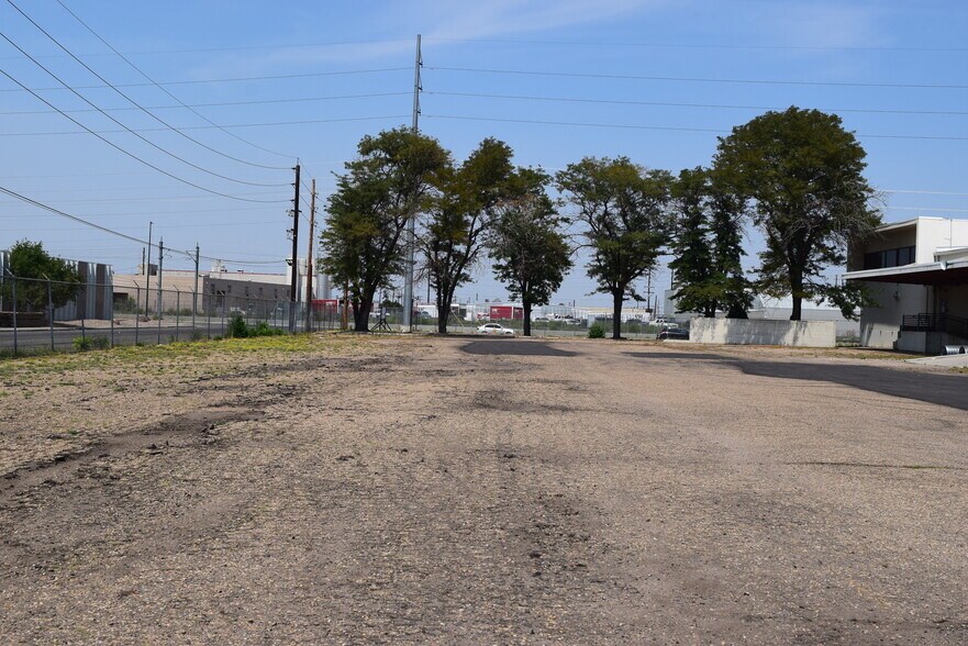 5200 Smith Rd, Denver, CO à louer - Photo du bâtiment - Image 2 de 10