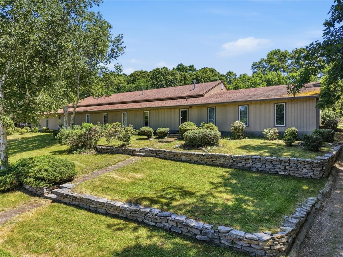 17 Halls Mill Rd, Preston, CT for sale Primary Photo- Image 1 of 61