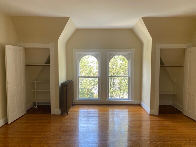 2210-2212 Maryland Ave, Baltimore, MD à vendre - Photo du bâtiment - Image 2 de 17