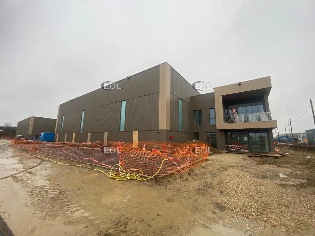 Industriel dans Croissy-Beaubourg à louer Photo du bâtiment- Image 1 de 11