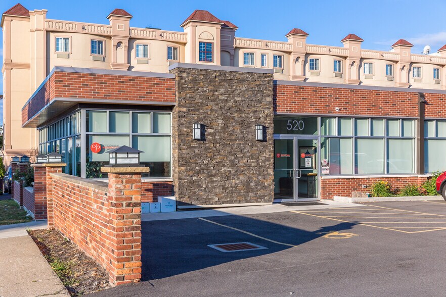 516-520 Delaware Ave, Buffalo, NY à louer - Photo du bâtiment - Image 2 de 5