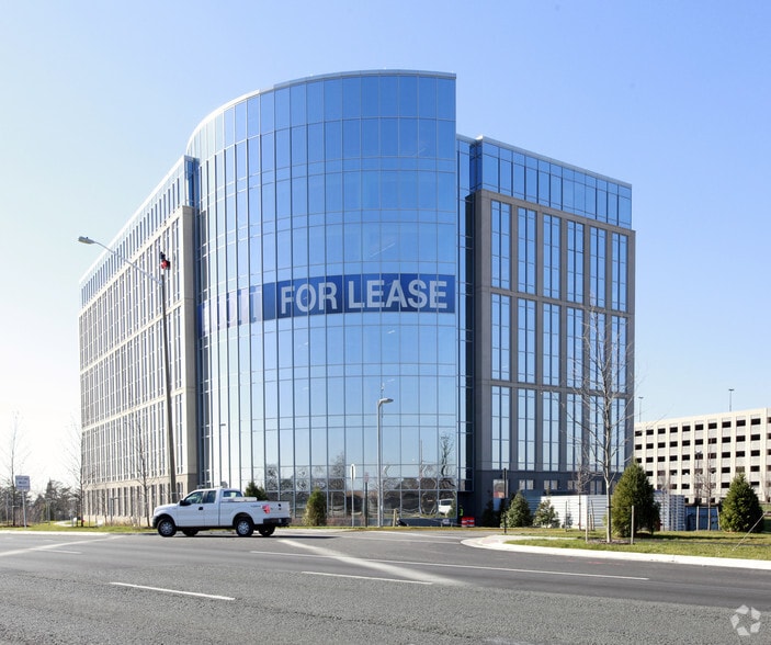 7770 Backlick Rd, Springfield, VA à louer - Photo du bâtiment - Image 3 de 18