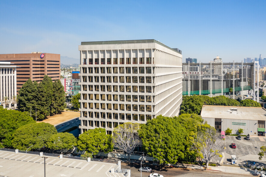 3700 Wilshire Blvd, Los Angeles, CA for lease - Building Photo - Image 3 of 6