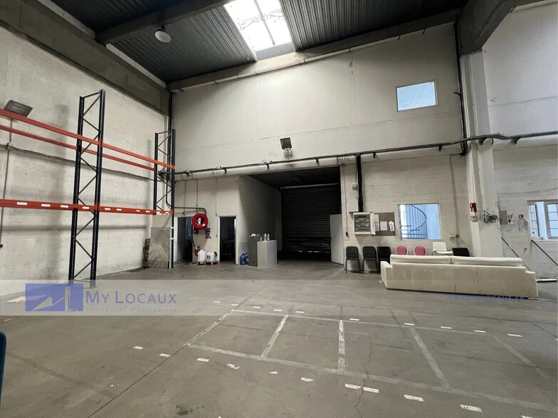 Industrial in Beauchamp for lease - Interior Photo - Image 3 of 7