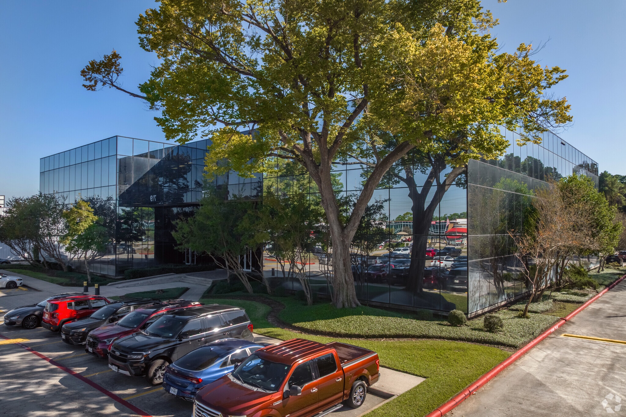 719 Sawdust Rd, The Woodlands, TX for lease Primary Photo- Image 1 of 14