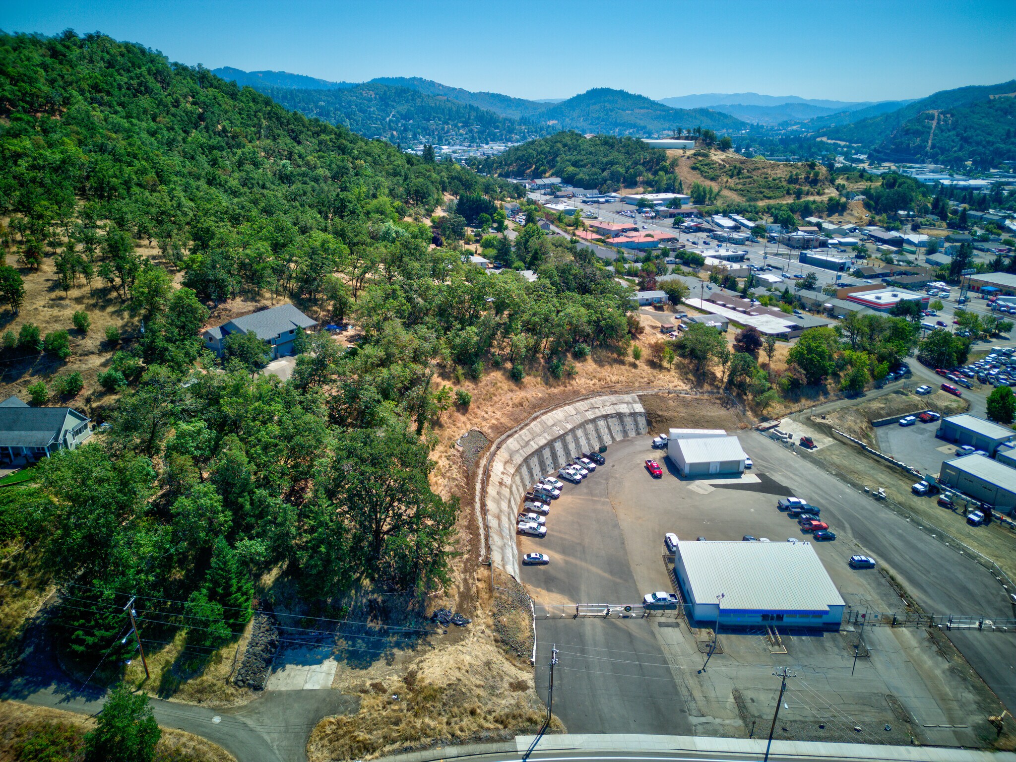 797 NE Garden Valley Blvd, Roseburg, OR for sale Building Photo- Image 1 of 27