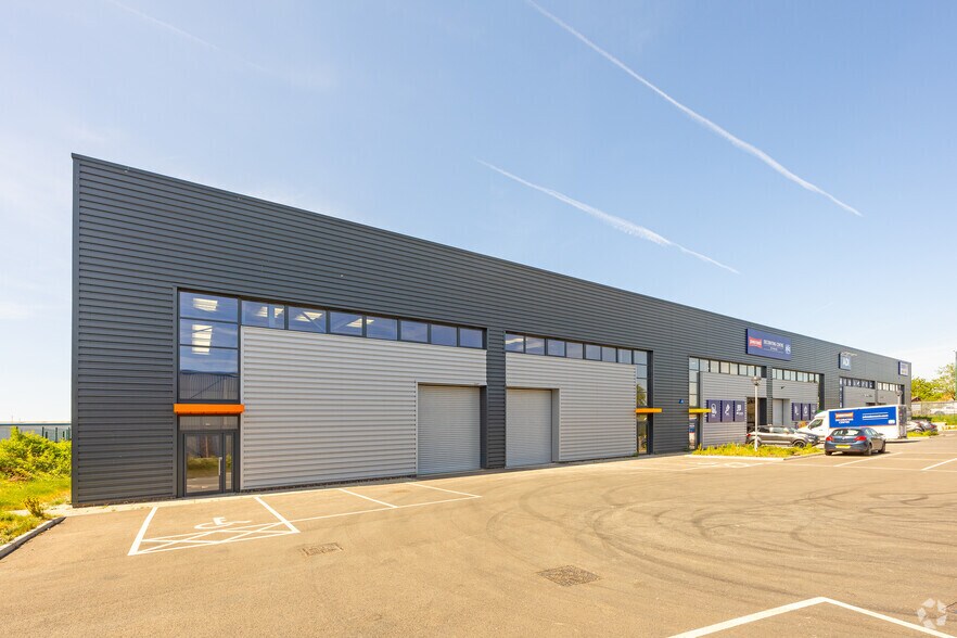 Glaisdale Dr E, Nottingham à louer - Photo du bâtiment - Image 2 de 3