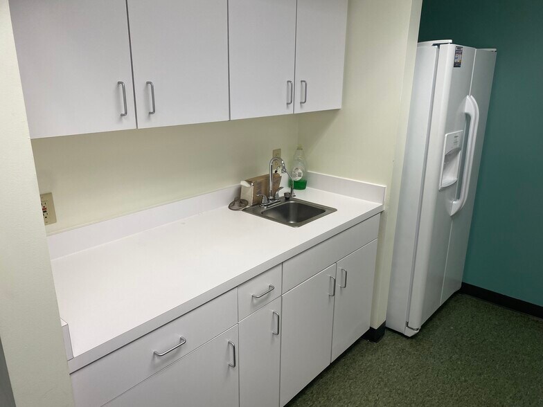 4690 Munson St NW, Canton, OH à louer - Photo intérieure - Image 3 de 13