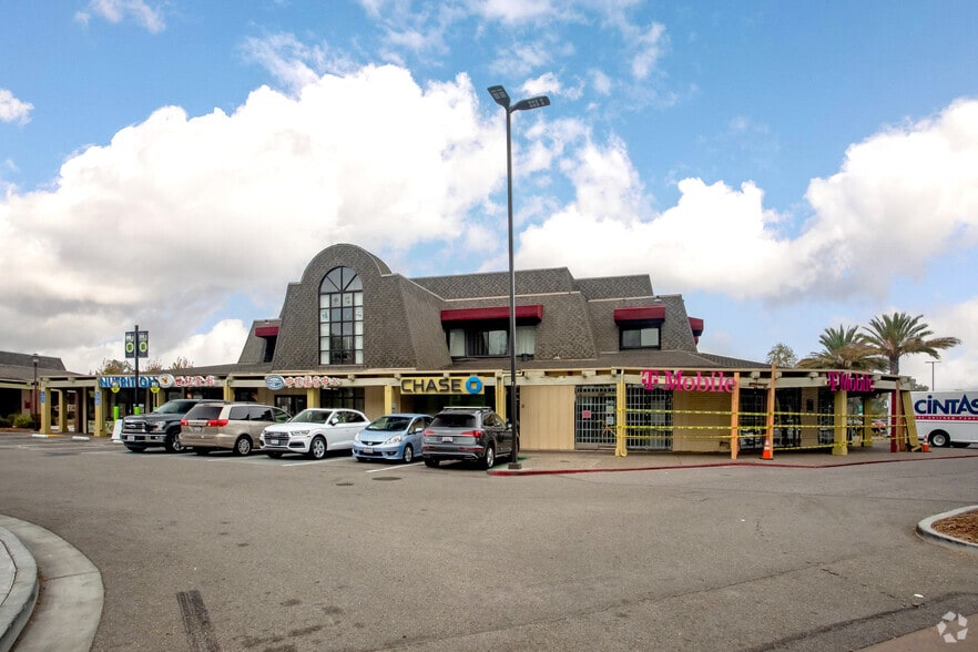 10945-10975 N Wolfe Rd, Cupertino, CA à louer - Photo du bâtiment - Image 3 de 4