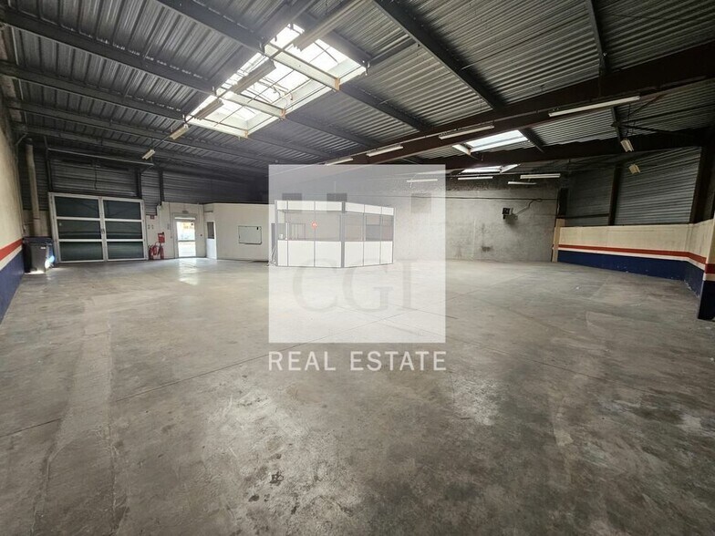 Flex in Seyssins for lease - Building Photo - Image 2 of 17