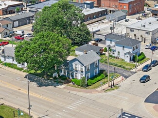 Plus de détails pour 55 S Madison St, Oswego, IL - Bureau à vendre