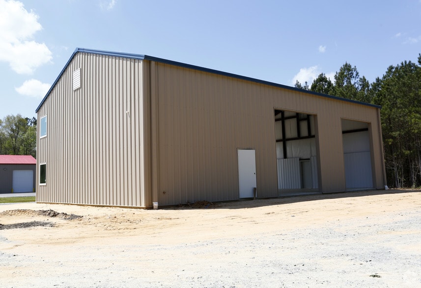 2088 Angelia M St, Fayetteville, NC for lease - Building Photo - Image 2 of 2