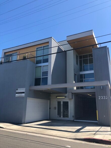 2332 Cotner Ave, Los Angeles, CA à louer - Photo du bâtiment - Image 2 de 5
