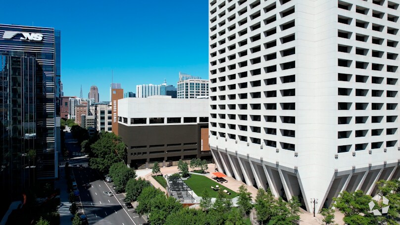 675 W Peachtree St NW, Atlanta, GA à louer - Vidéo aérienne - Image 2 de 29