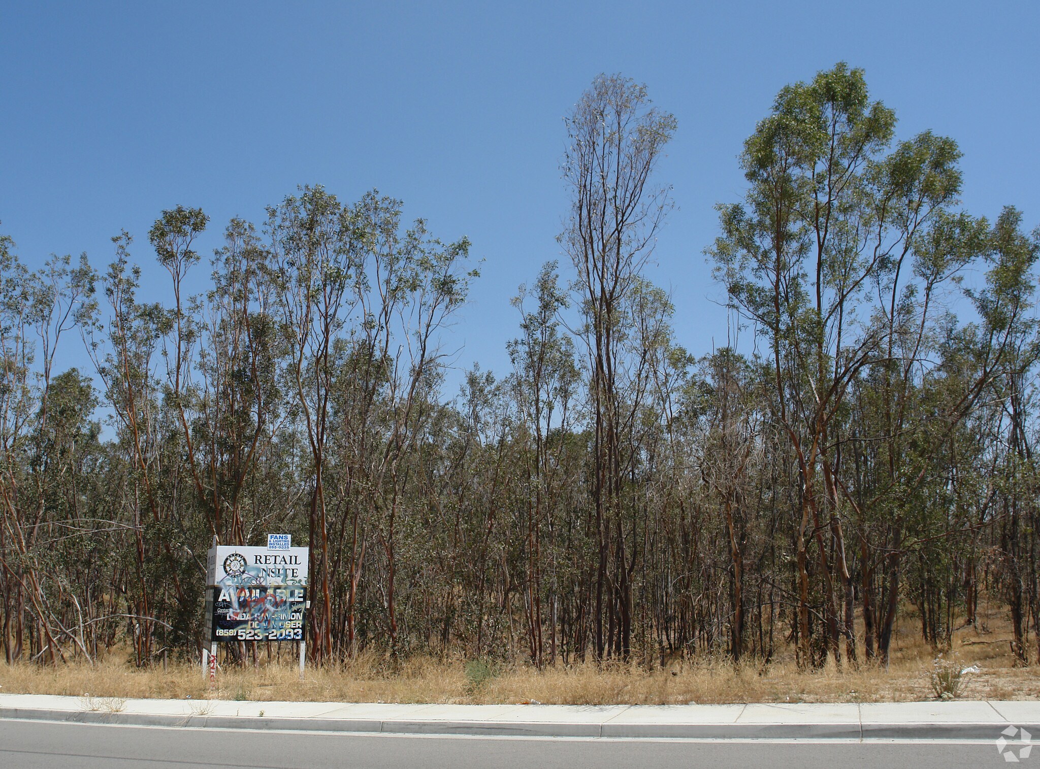 Dexter Ave, Lake Elsinore, CA à vendre Photo principale- Image 1 de 3