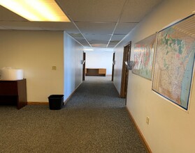 3146 Market St, Green Bay, WI for lease Interior Photo- Image 2 of 8