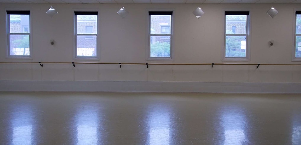 667 Central Ave, Highland Park, IL for lease Interior Photo- Image 1 of 6