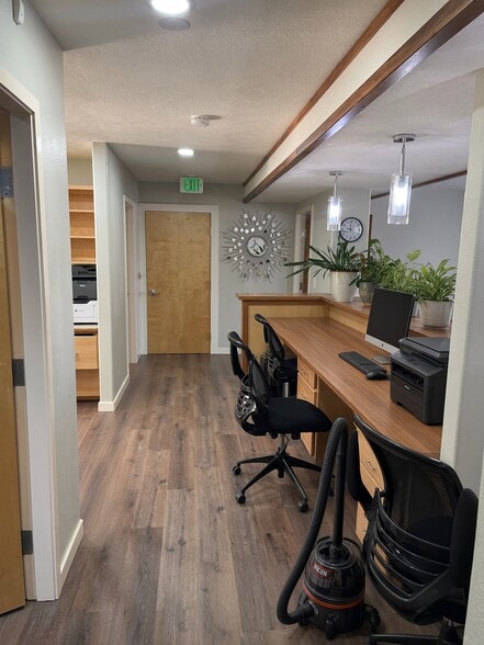 2036 N Cole Rd, Boise, ID for lease - Building Photo - Image 3 of 7