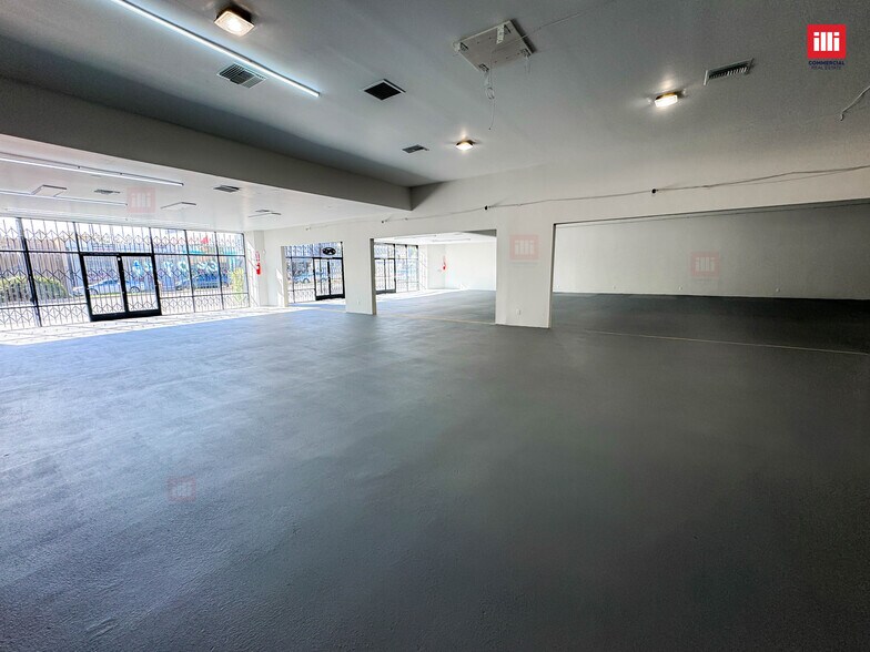 18567-18573 Sherman Way, Reseda, CA à louer - Photo du bâtiment - Image 2 de 19