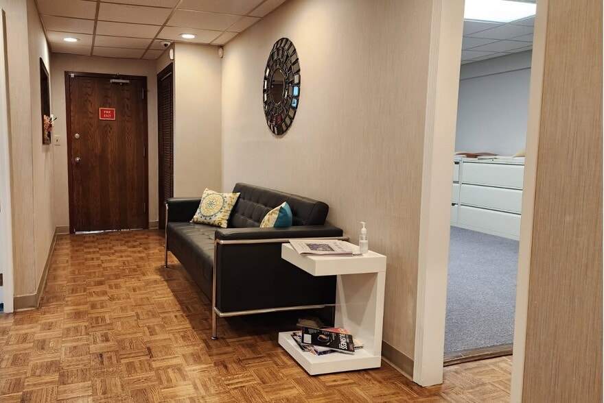 256 Columbia Tpke, Florham Park, NJ for sale - Interior Photo - Image 2 of 8