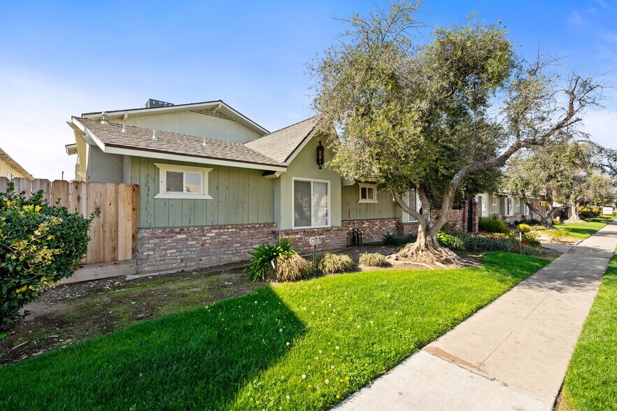 2017 Winery Ave, Fresno, CA à vendre - Photo du bâtiment - Image 3 de 11