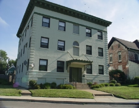 2574 Monroe St, Toledo, OH for sale Primary Photo- Image 1 of 8